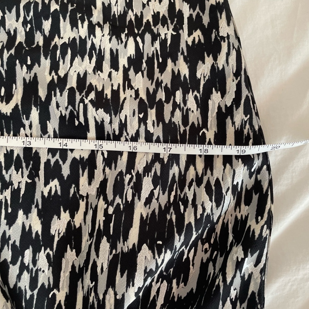 ✨Express✨ Abstract Print Satin Cowl Neck Midi Slip Dress - Picture 10 of 11